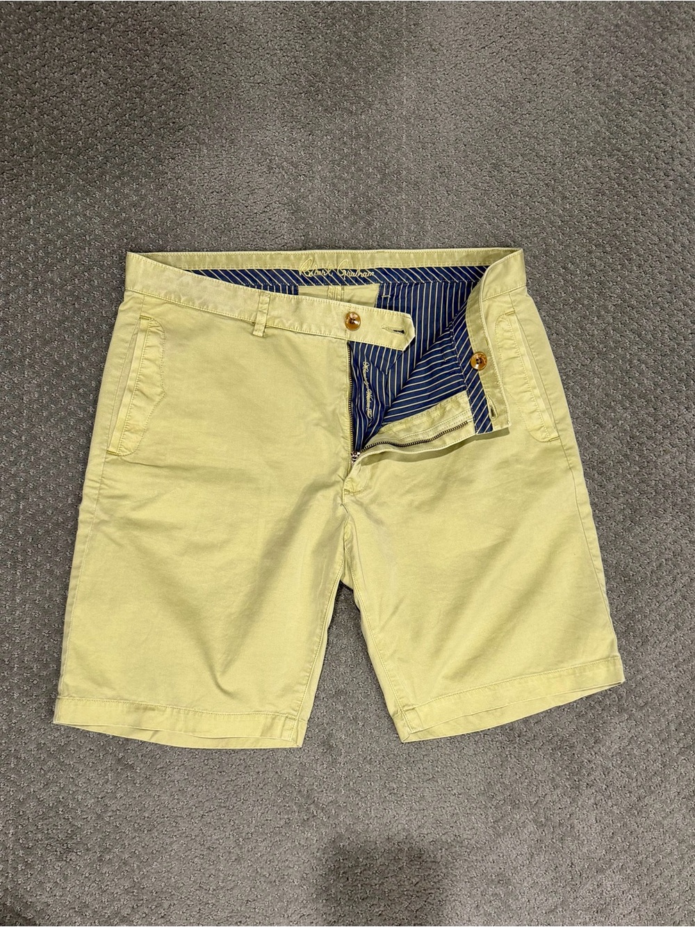 Robert Graham Men's Light Yellow/Green Casual Chino Shorts